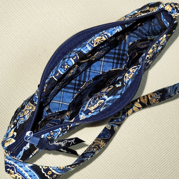 Vera Bradley Retired Blue and Tan Paisley print Shoulder Bag w wallet - Picture 5 of 9